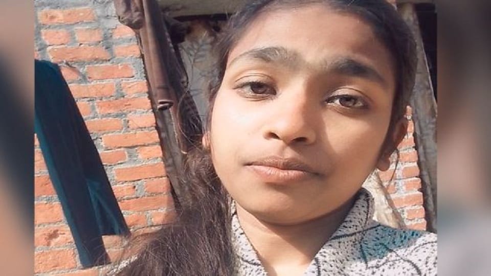 girl committed suicide by jumping into the river in Shahjahanpur