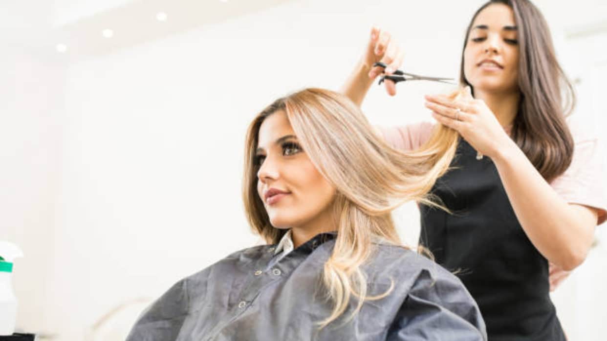 Choose a Hairstyle Based on Your Personality for a Unique Look News in Hindi