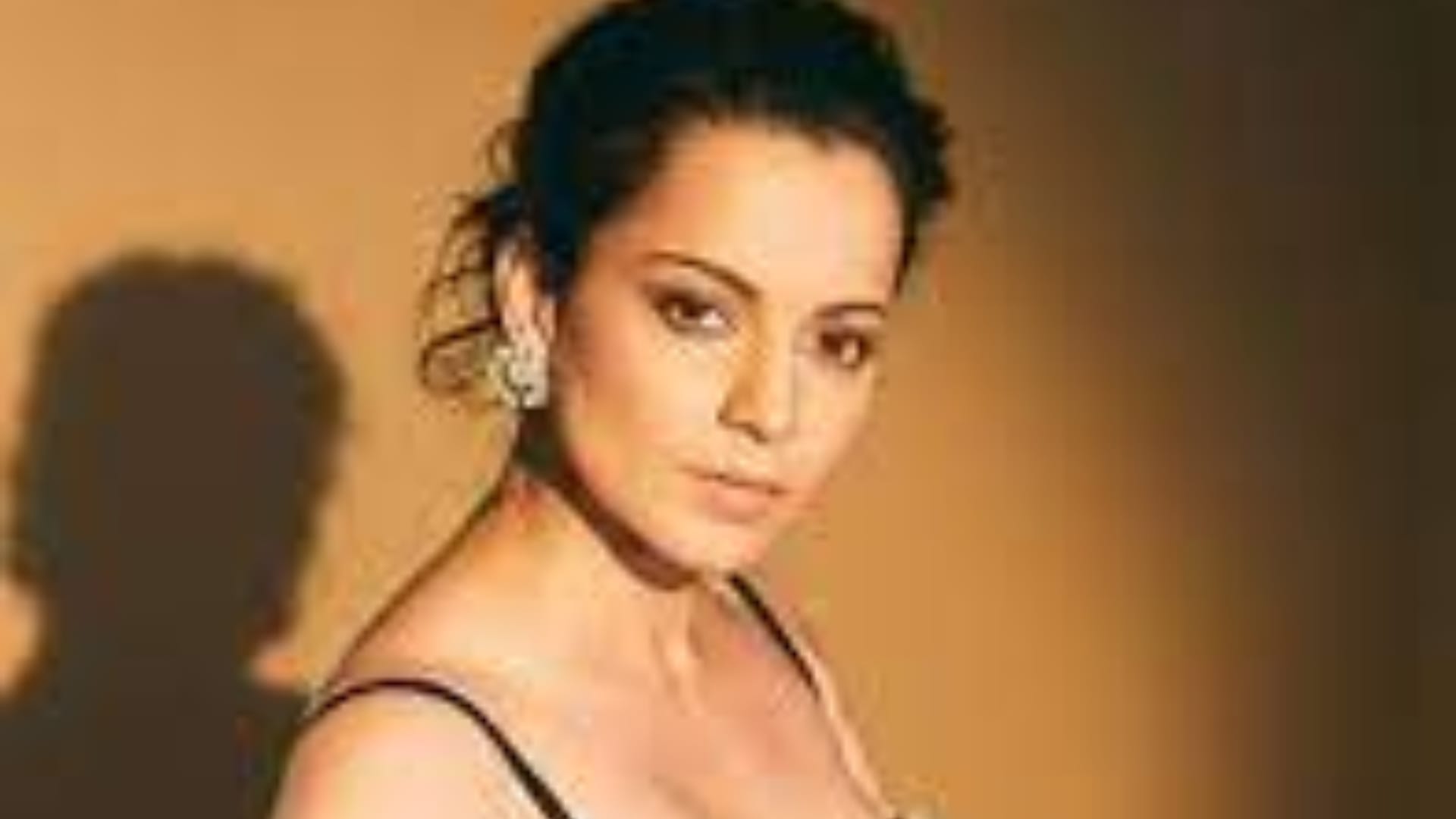 Kangana Ranaut Shares Pic Of Her Mother Farming Photo Says She Done It ...