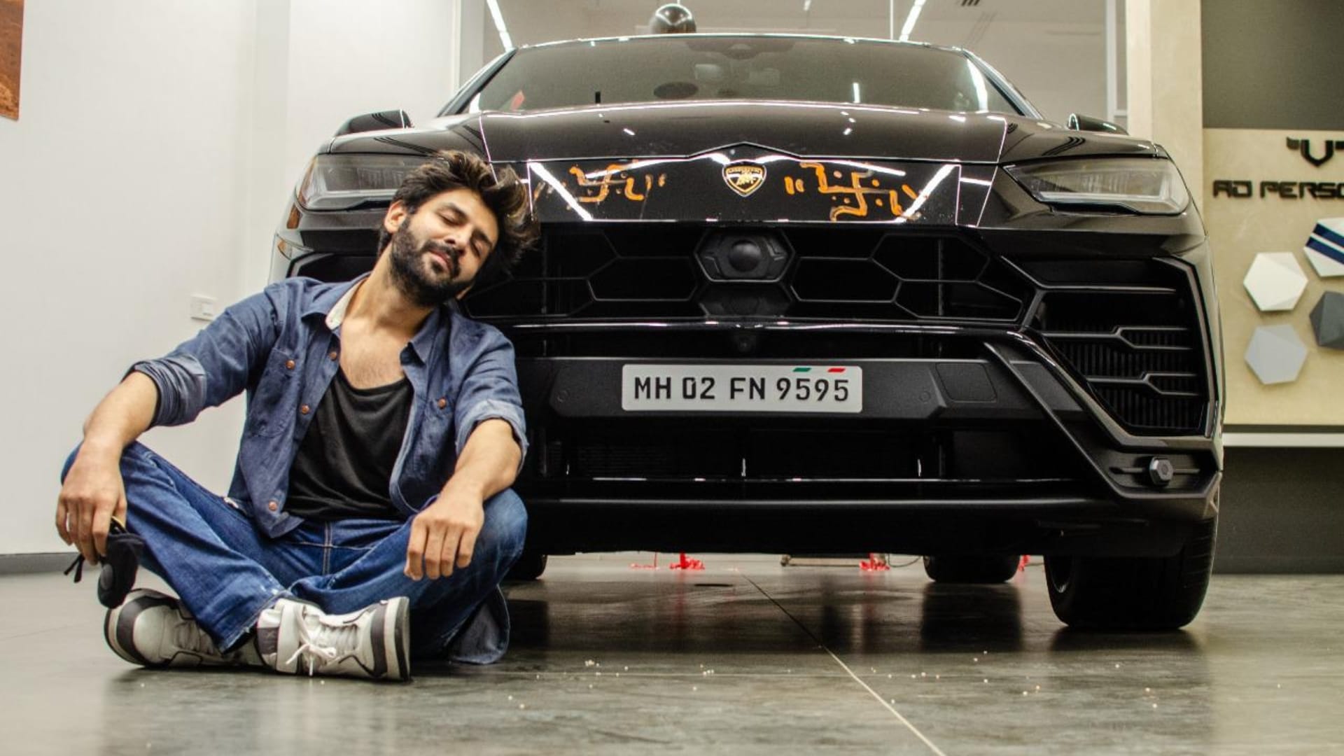 Karthik Aryan birthday special know the unknow facts about actor net worth and love story