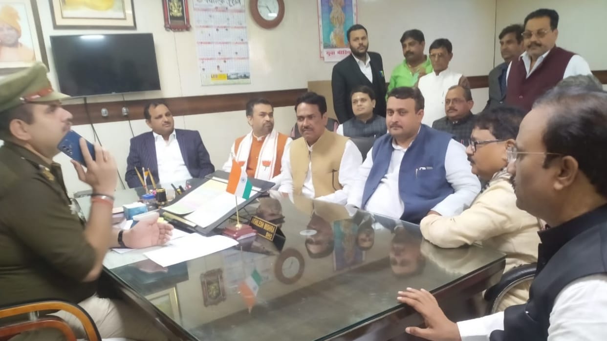 Complain against Congress spokes person Pavan Kheda in Hazratganj thana in Lucknow.