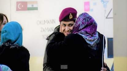 Major Beena Tiwari seen hugging Turkish woman in viral pictures, recounts her experience in earthquake