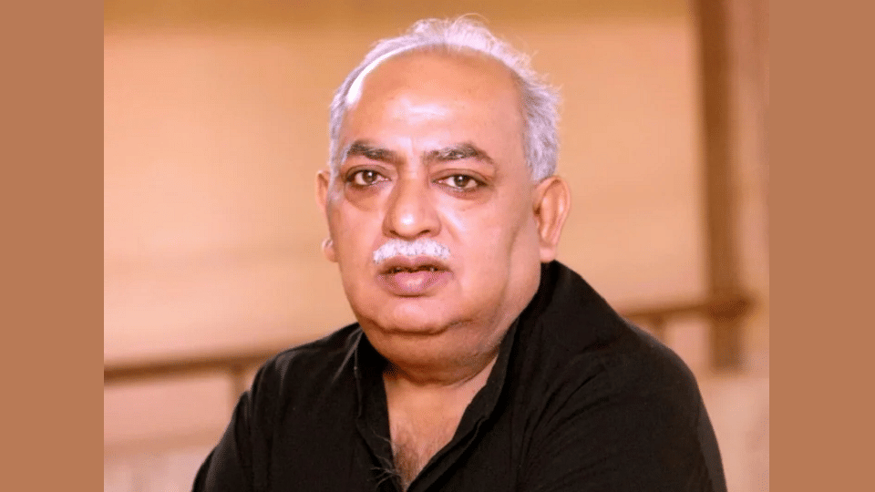 Poet Munavvar Rana hospitalised in Lucknow.