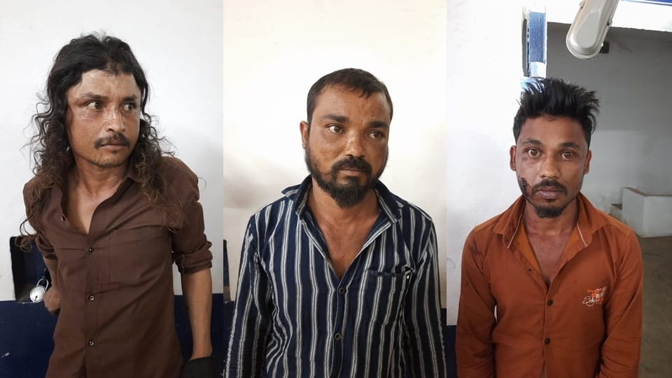 पैसे मांगने पर तीन भाइयों ने दो भाइयों को चाकू से गोदा