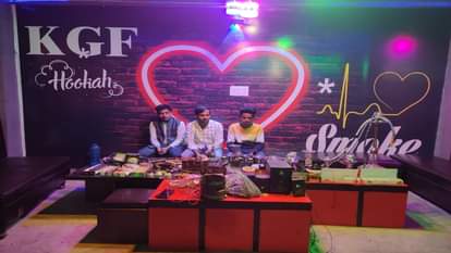 Prayagraj News : धूमनगंज में पकड़ा गया हुक्काबार।