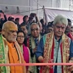 कटड़ा में कार्यक्रम का शुभारंभ करते एलजी मनोज सिन्हा