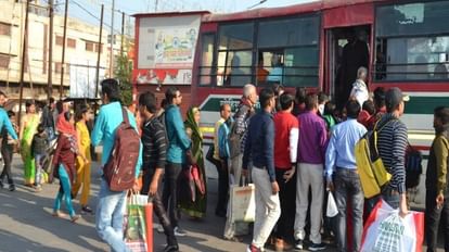 कम बस यात्री की भरमार