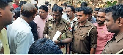 Mau: तीन तलाक की धमकी से परेशान युवती ने फंदा लगा दी जान, 13 दिन पहले हुई थी शादी युवती की आत्महत्या की सूचना पर पहुंची पुलिस