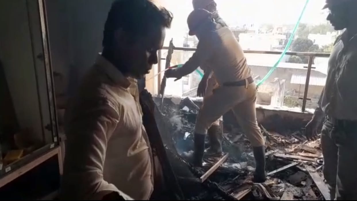 Fire broke out in Adarsh Vihar's Power Emperia in Korba