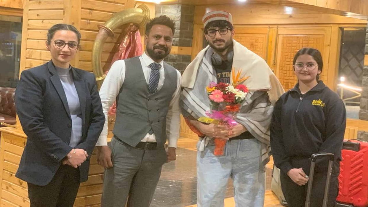 Actor Ibrahim Ali Khan reached Kullu-Manali for the shooting of the movie