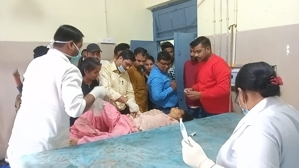 Bihar News; Teacher shot dead after entering school in Saran, condition critical