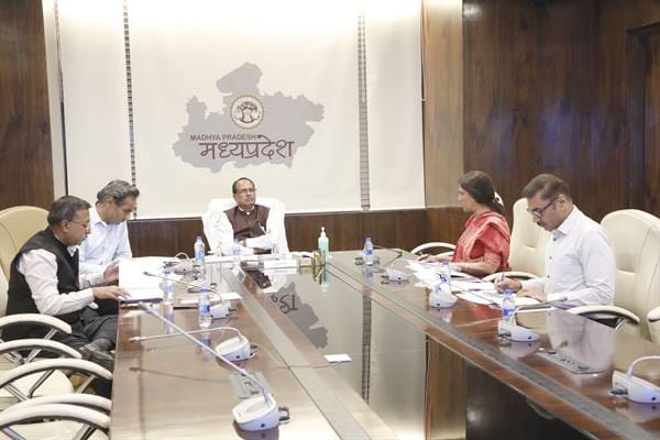 MP News: CM said- Women who do not get pension of more than 60 years should also get the benefit of Ladli Bahn