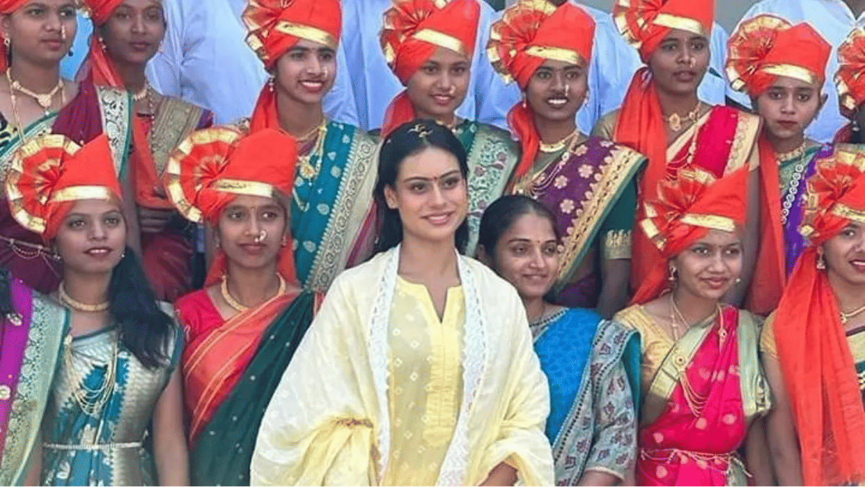 Ajay Devgan Kajol Daughter Nysa Devgan stuck to speaking hindi in school program netizens troll for language