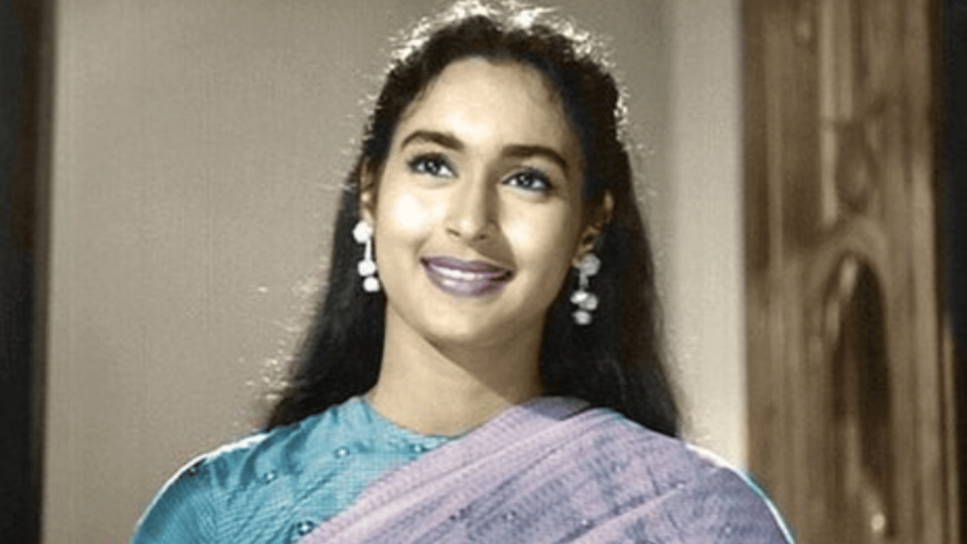Monday Flashback: When Nutan Was Stopped Entering In Her Movie Premiere due to this Reason