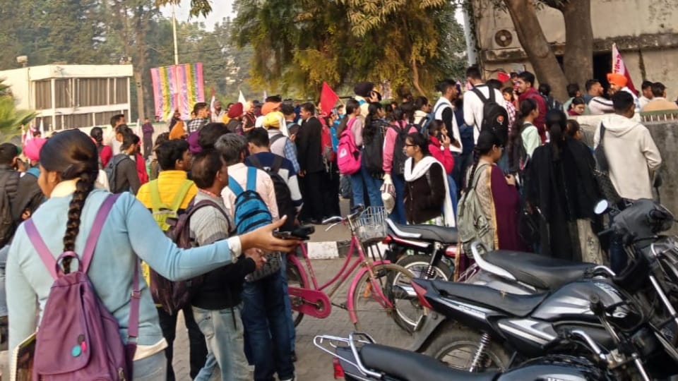 Student organizations in Punjabi University of Patiala protested against Punjab government