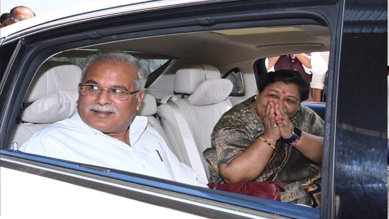 Guard of Honor given to Anusuiya, Governor Harichandan will reach Raipur tomorrow
