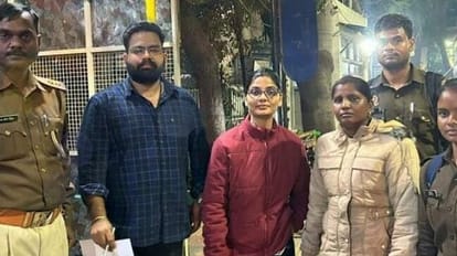 नेहा राठौर को नोटिस