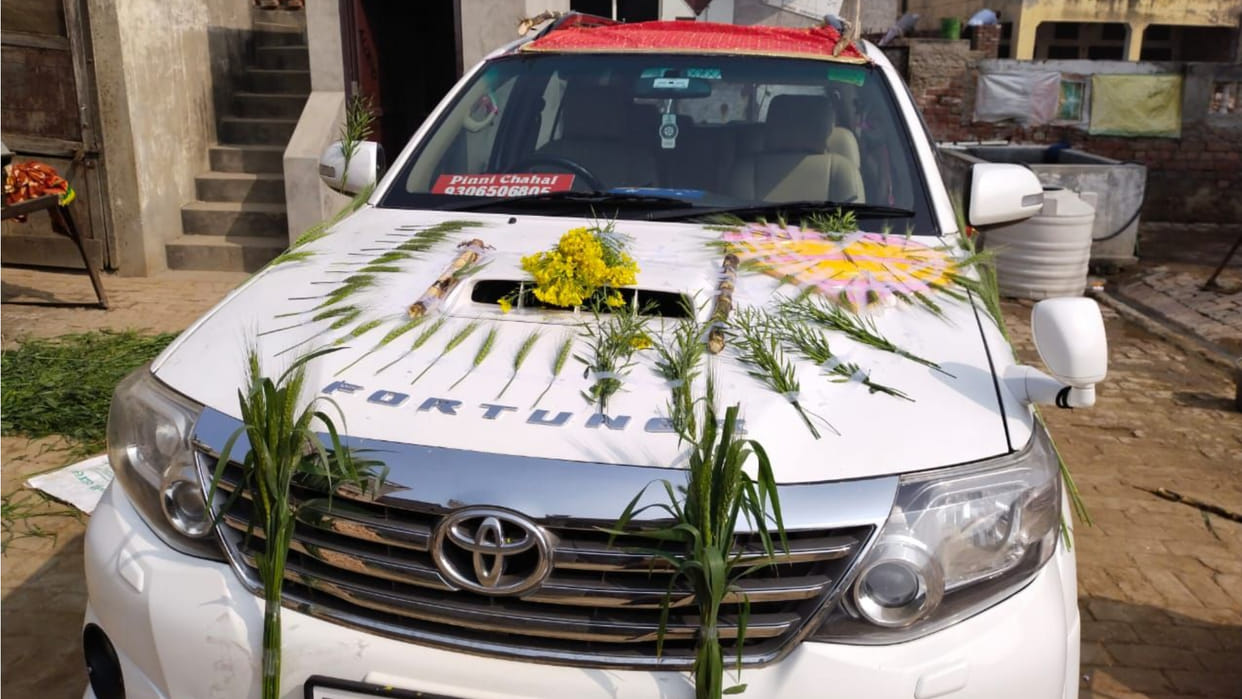 Pinni does not charge car fare from those who marry without dowry