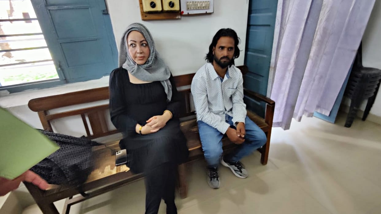 Chhatarpur 55 year old American woman will marry 25 year old man