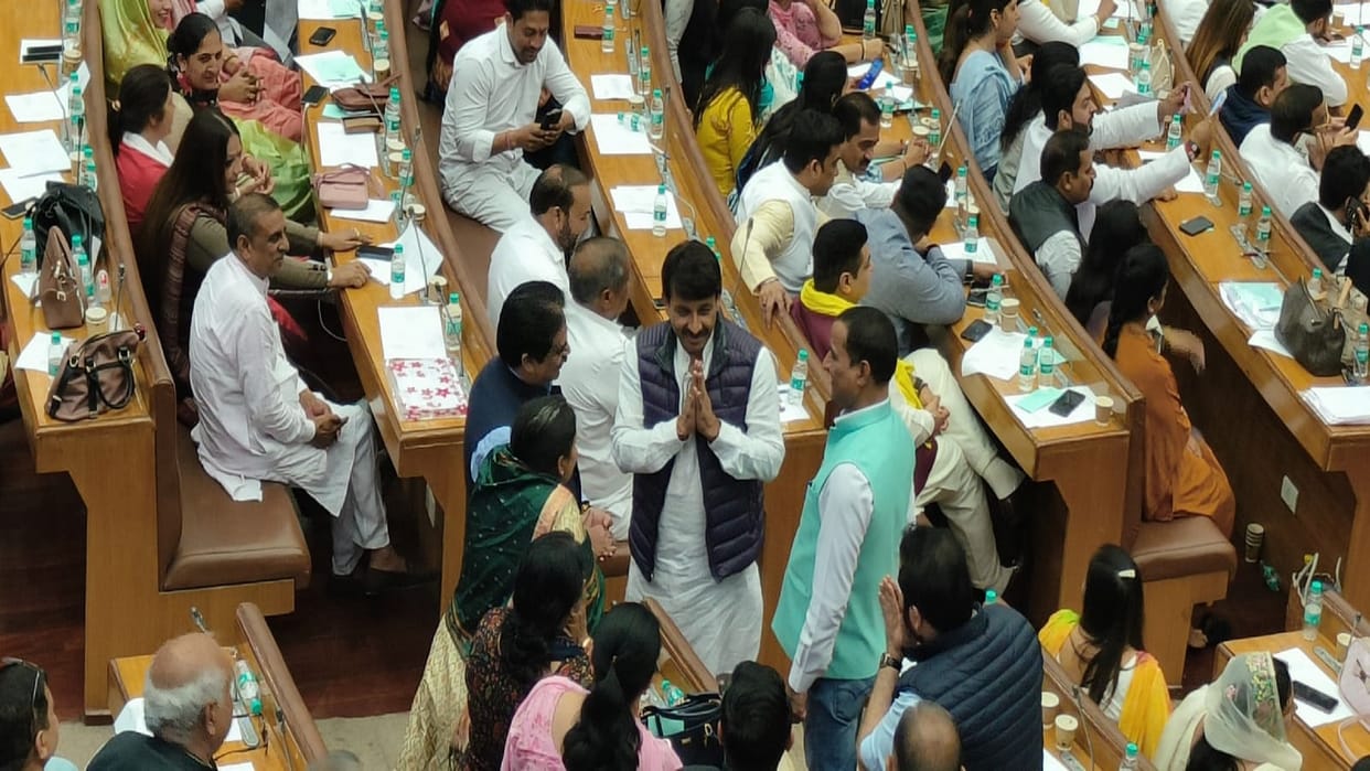 Delhi Mayor Election One corporator each from AAP and Congress cross-voted for BJP