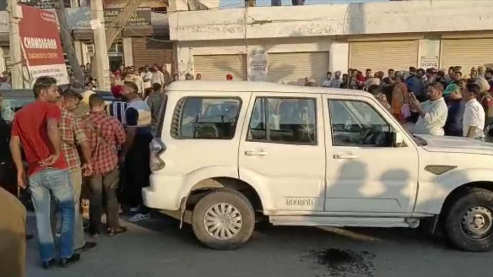Encounter between police and gangsters in Fatehgarh Sahib of Punjab
