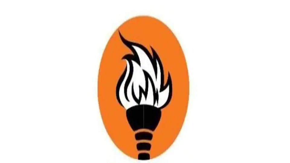 Samata Party delegation meets Maha CM Eknath Shinde to seek help in getting back flaming torch symbol