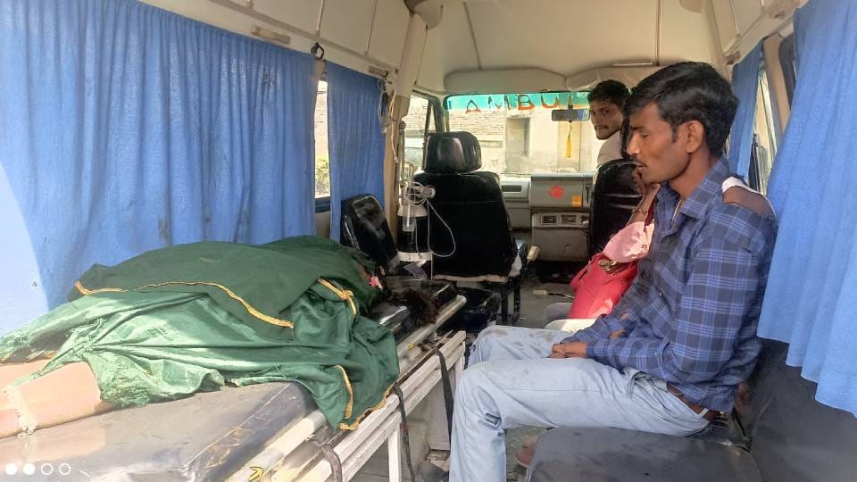 Woman killed, father-son seriously injured in a speeding truck collision in Agra