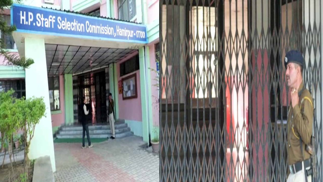 Officers and employees of the Staff Selection Commission stopped at the gate, took the keys of five vehicles
