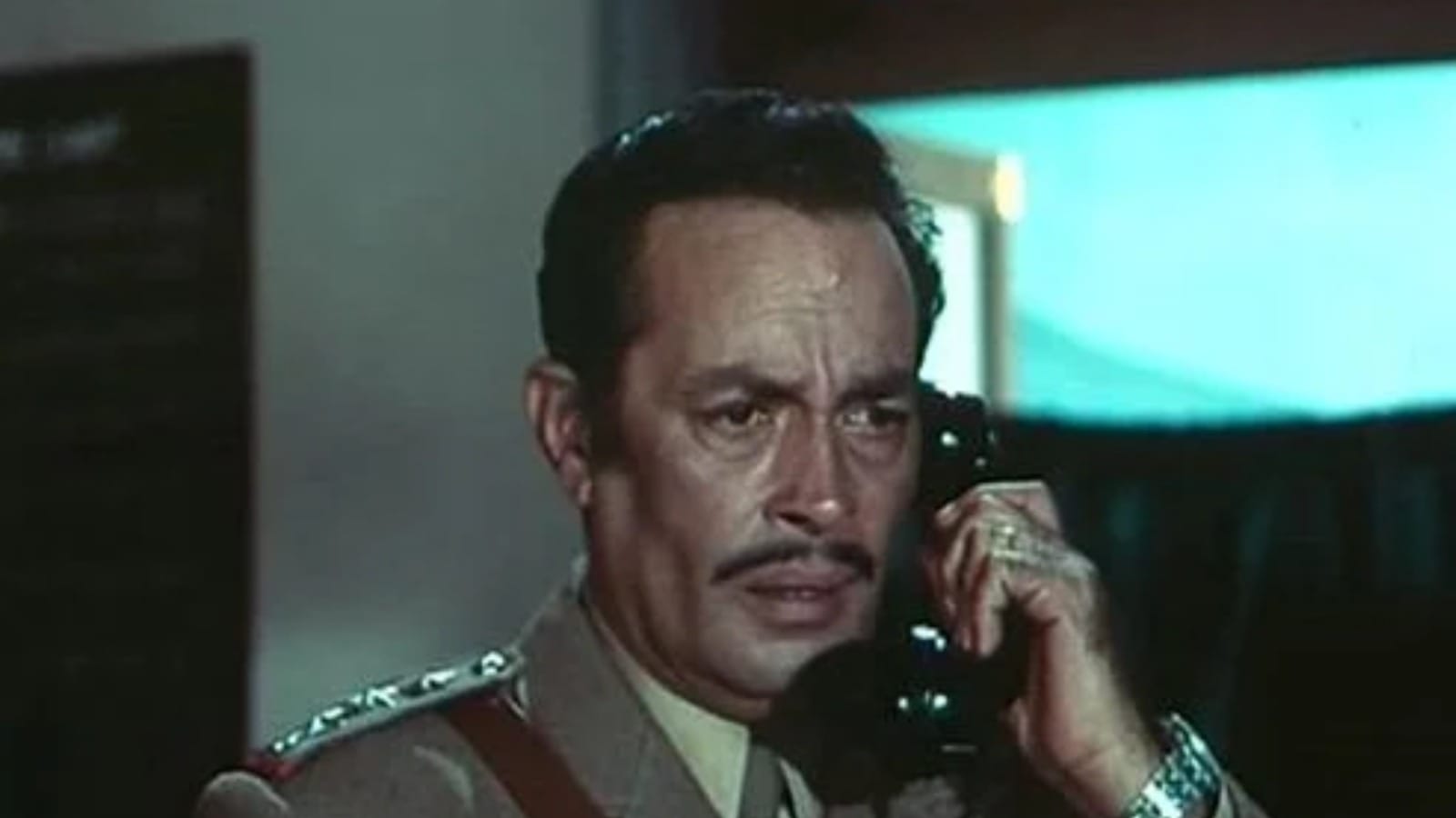 Iftekhar birth anniversary know unknown facts about actor who played role of police officer in bollywood films