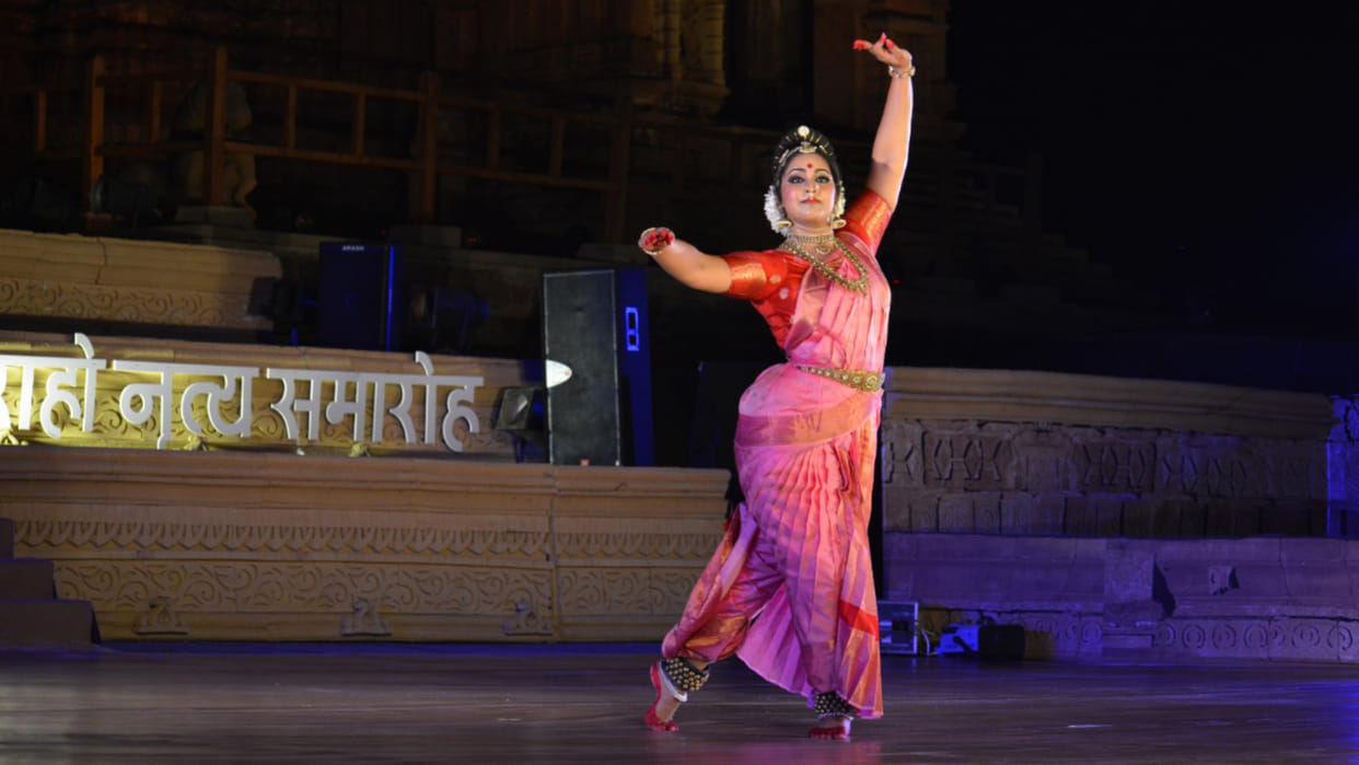 Khajuraho Dance Festival: The colors of Phagun and Basant blossomed in dances on the third day