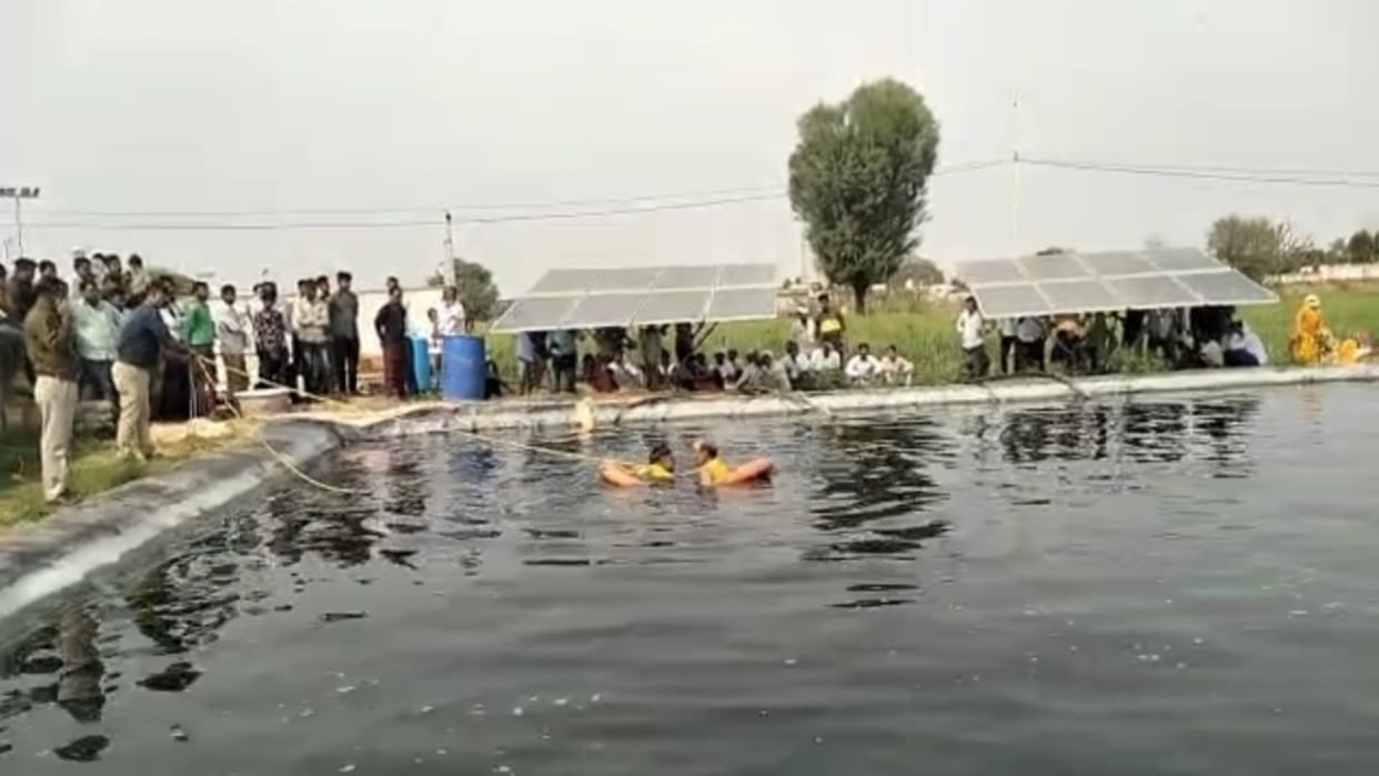 Two youths who went to bathe in a pond in Muhana police station area of Jaipur died due to drowning