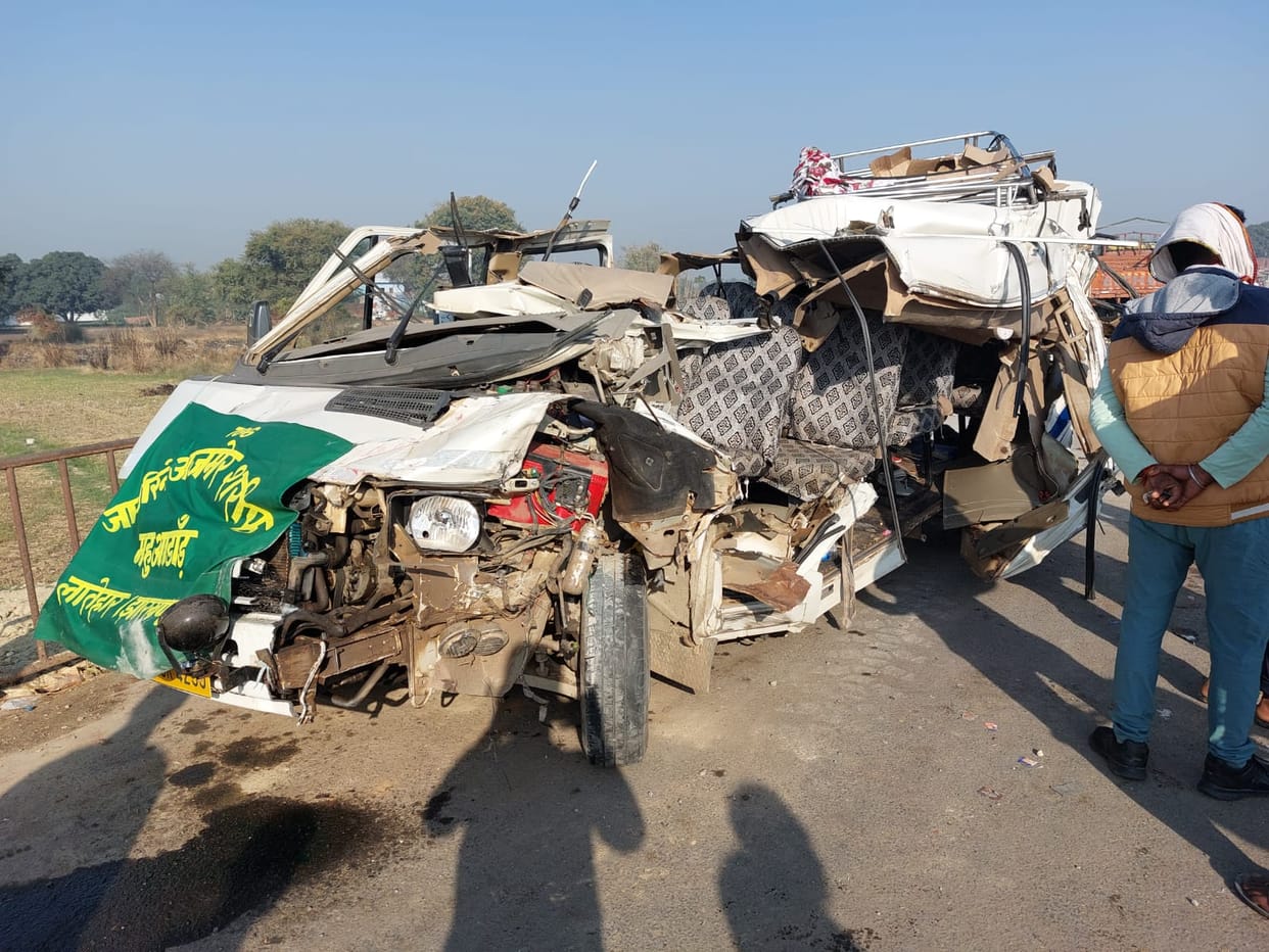 Varanasi accident: One killed, four seriously injured in a horrific road accident