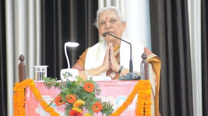पूर्वांचल विश्वविद्यालय में राज्यपाल  आनंदी बेन पटेल