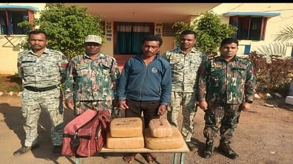 Bakavand police caught a smuggler with 22 kg of ganja