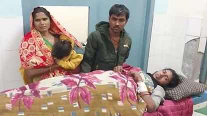 Bihar: भाई के साथ मेला देखने गई थी बीवी, गुस्साए पति ने बेरहमी से पिटाई कर हाथ-पैर तोड़ा, फिर गांव वालों ने... अस्पताल में भर्ती महिला
