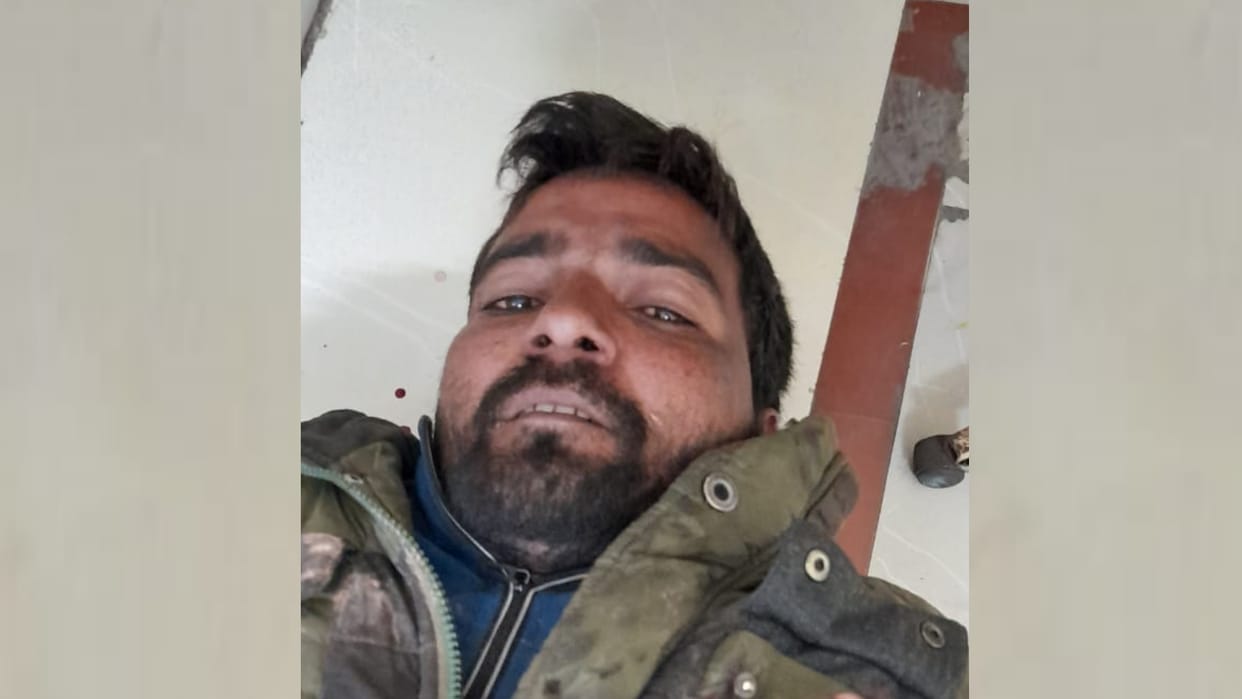 One died in an accident on poorvanvhal expressway in Barabanki.