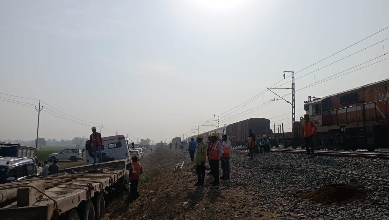 Bihar: Goods train derails in Rohtas; Suddenly 13 coaches derailed on DDU-Gaya railway section