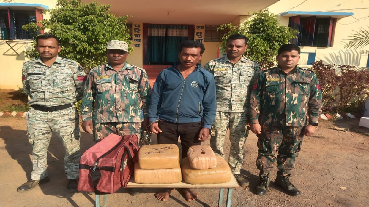 Bakavand police caught a smuggler with 22 kg of ganja