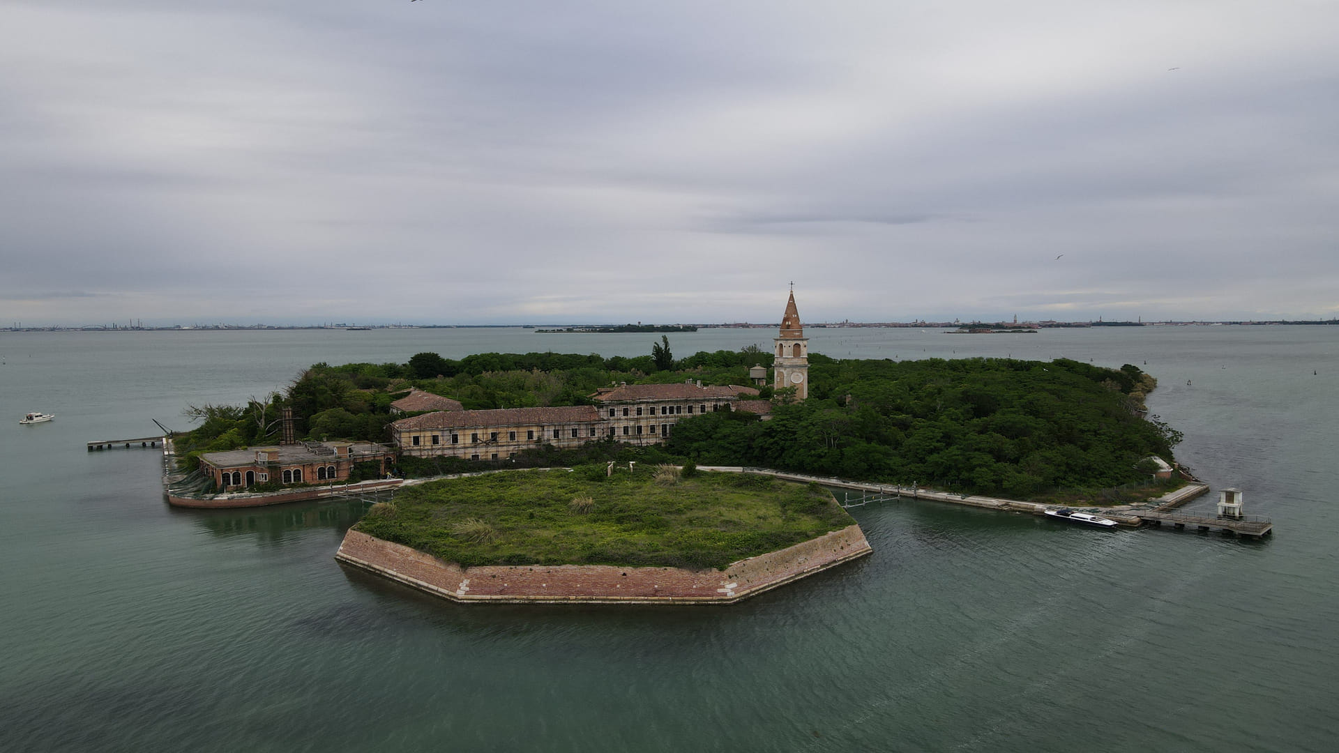 Top 5 Dangerous Islands in the World Know Names Locations and Facts Full Details