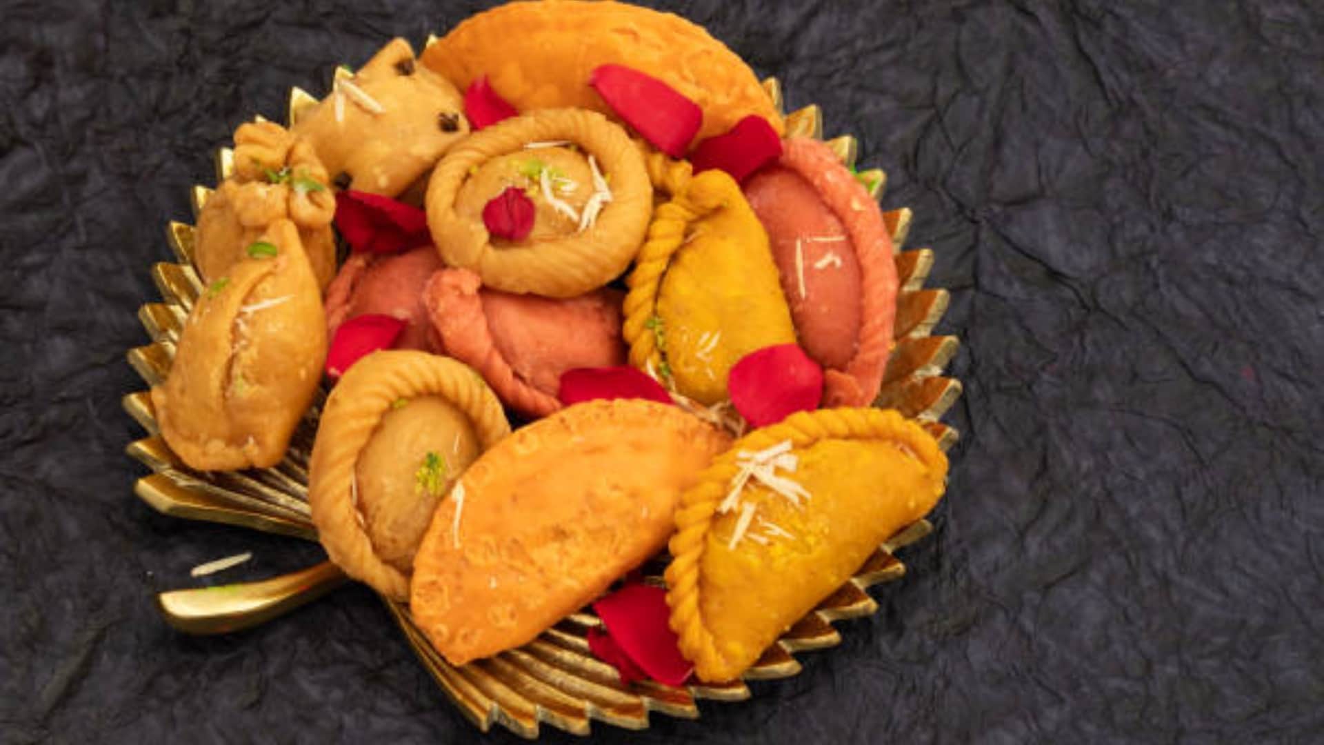 Holi 2024 Shopping List For Holi Ka Saman in hindi