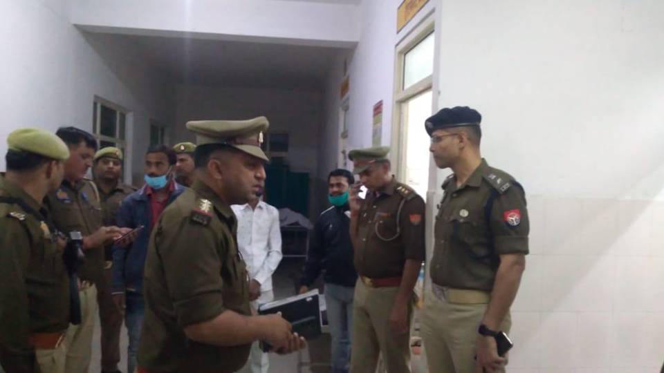 sub-inspector committed suicide by hanging in Kasganj