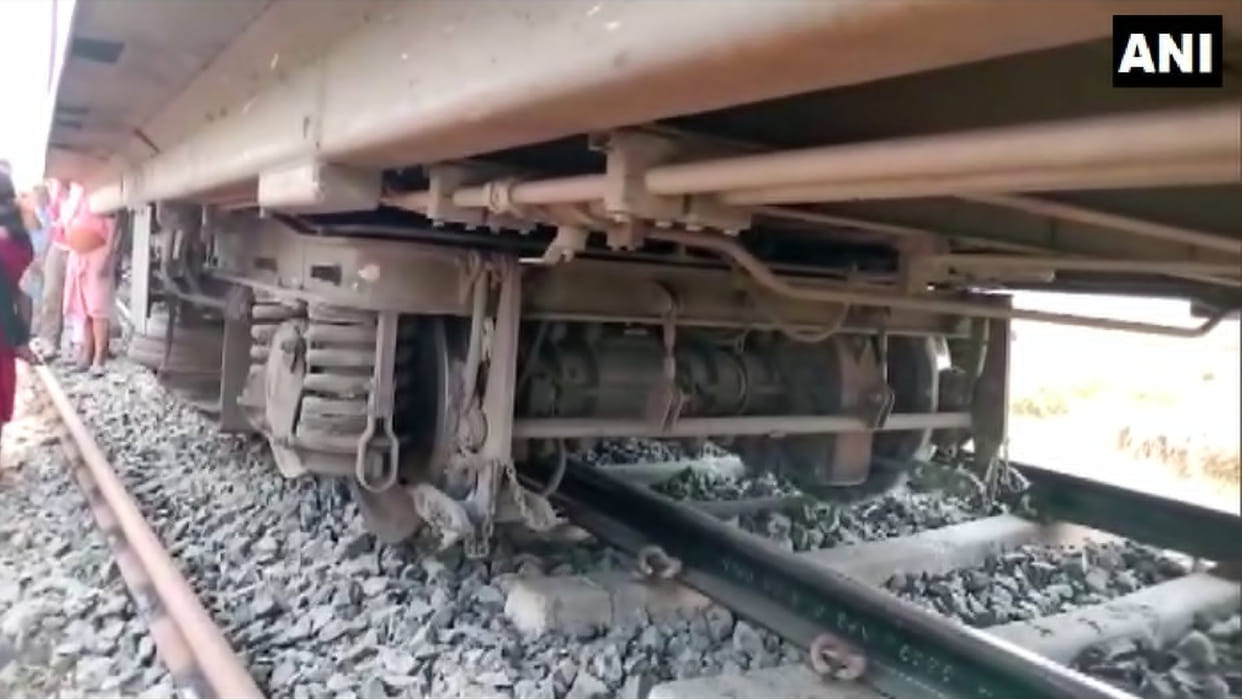 West Bengal Three coaches of Howrah Amta local train derailed near the Maju railway
