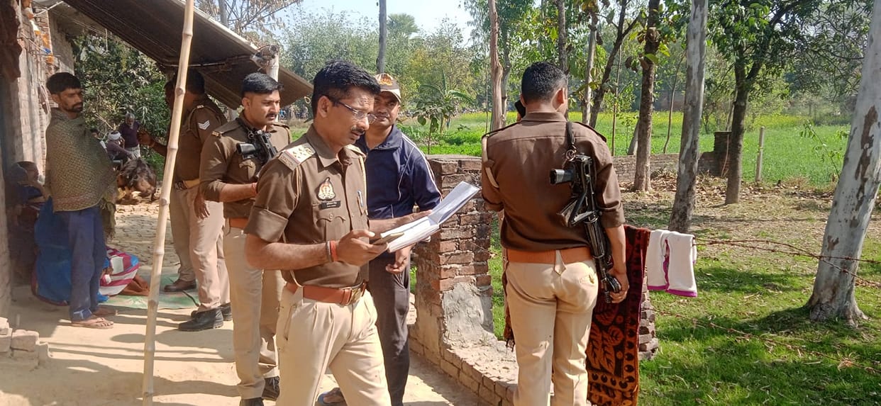 Murder of a middle-aged man in a relationship with a sharp weapon, dead body found in the field, police on the