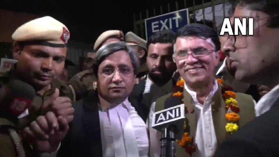 Delhi Police tried to detain Congress leader Pawan Khera at Delhi airport