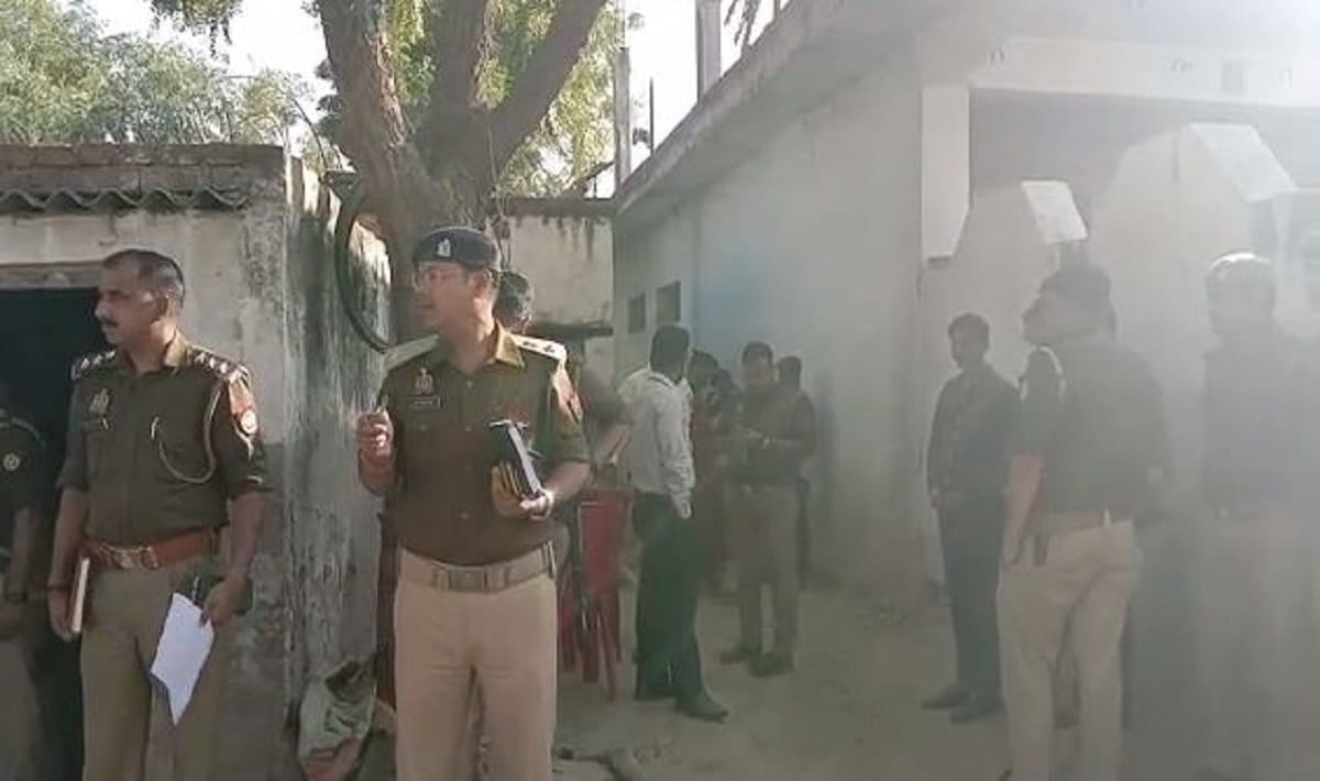 husband cut his wife into pieces in Suspecting of  affair in jaunpur