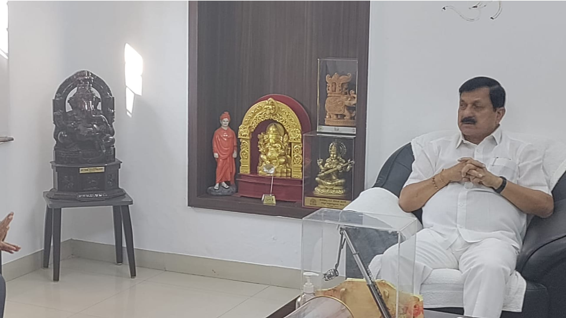 कर्नाटक के गृह मंत्री