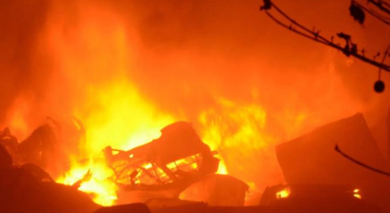 Lucknow News: Fire broke out in front of the central workshop of Municipal Corporation, 40 vehicles burnt
