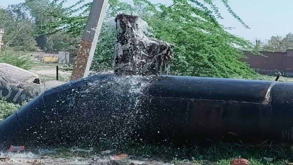 There is shortage of water in Agra and even after complaint hearing is not being done