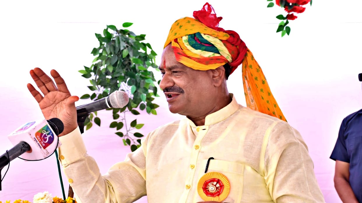 Politics Om Birla took a dig at UDH minister Dhariwal while advising not to show favoritism in development wor