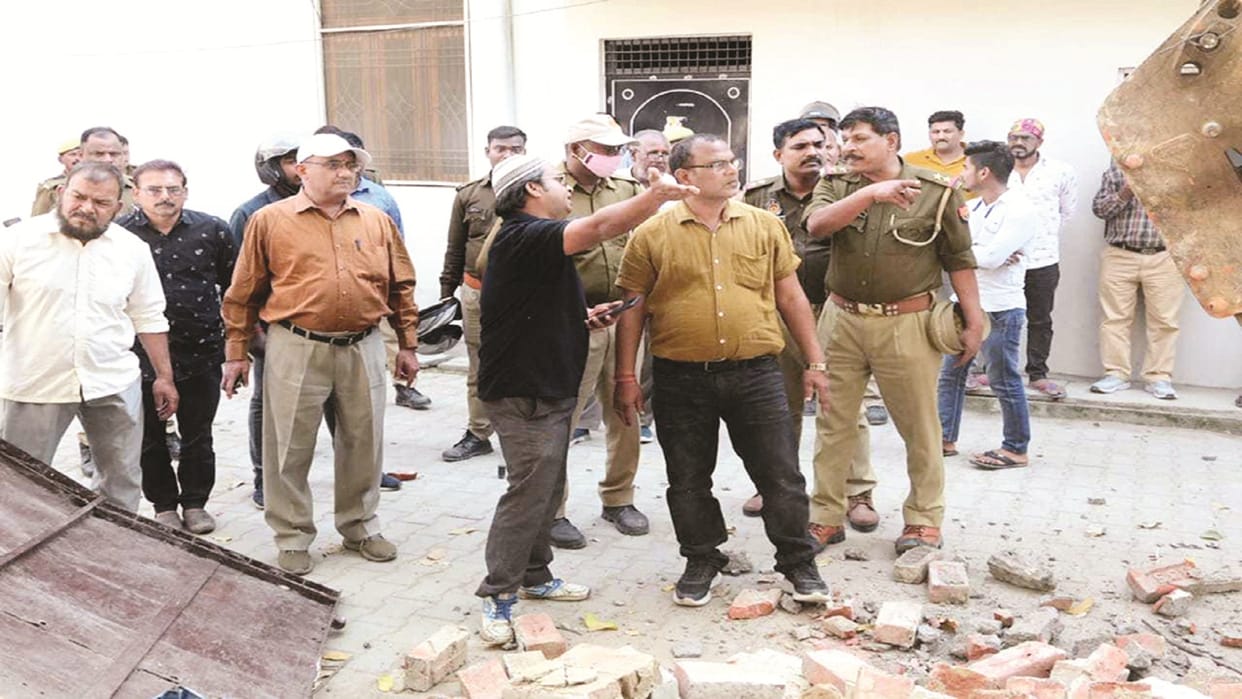 attachment action against absconding mafia for nine months, police force deployed in large numbers